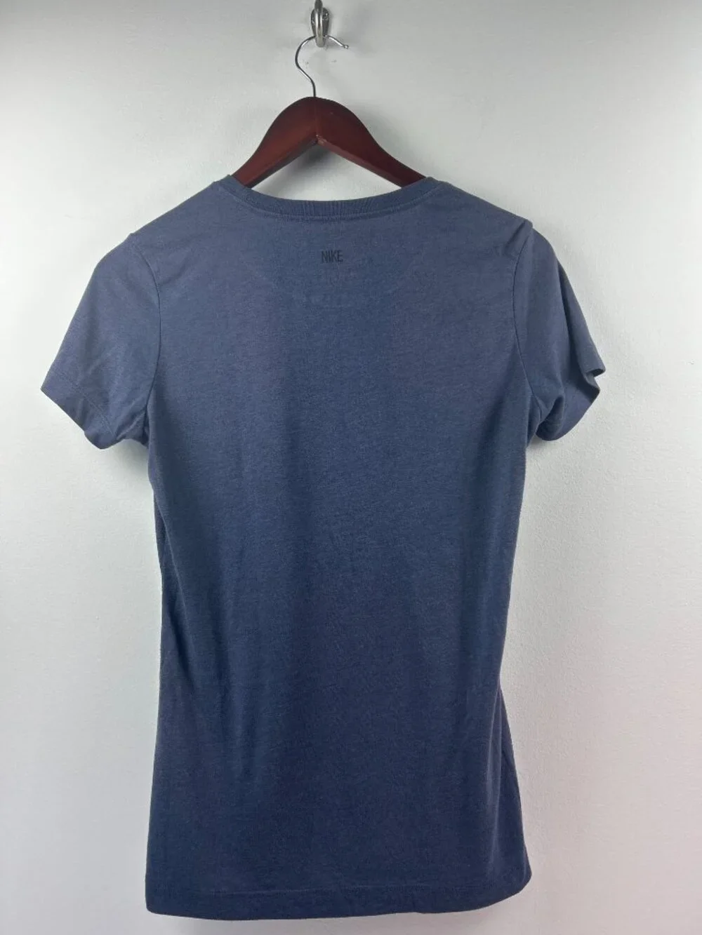 Nike Sportswear Slim Fit Navy Blue Logo Tee Unisex Medium